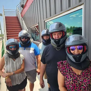 Ladies and gentlemen it flag ti.e