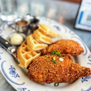 NOLA Restaurant & Bar