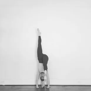 Communities that yoga together, grow together! Let us host yoga in your corporate office, apartment complex, community space!