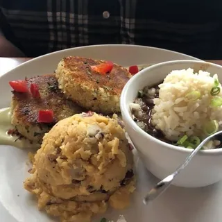 SKIFFER CRAB CAKES