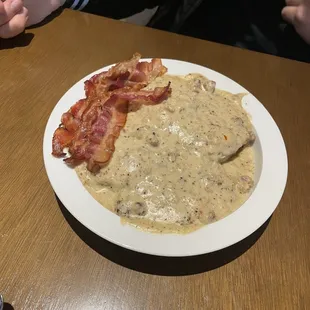 Biscuits &amp; Gravy w/Bacon