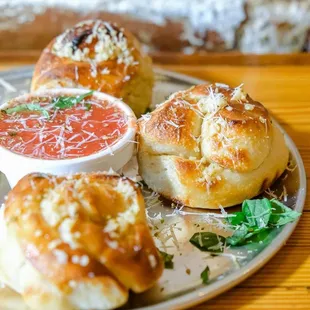 Garlic Knots, a quintessential nosh