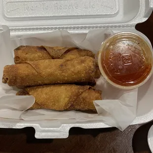 Egg rolls with sweet chili sauce