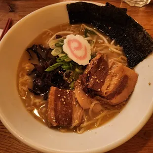 Pork belly tonkotsu ramen (shoyu)