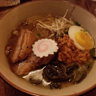 Aka Nom Nom Ramen