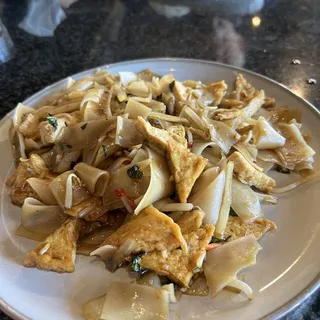 Drunken noodles lunch