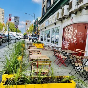 Sidewalk seating