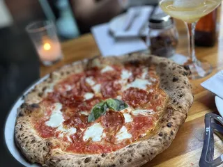 Ovest Pizzoteca by Luzzo's