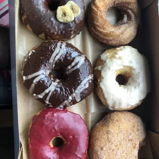 6 Pack of Assortment Nomad Donuts