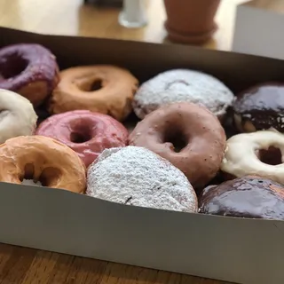 Specialty Dozen of Assortment Nomad Donuts