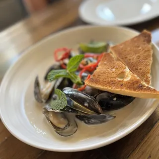 STEAMED MUSSELS