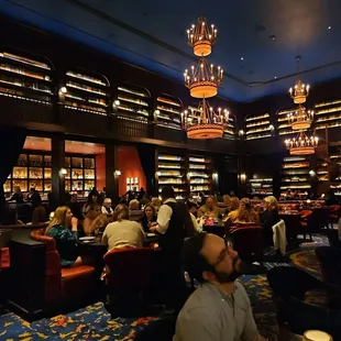 Beautiful dining room! (Ignore the guy with the broken neck, lol.) Photo taken: 1.6.2024