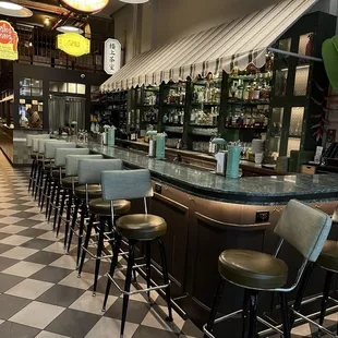 Interior (Bar)