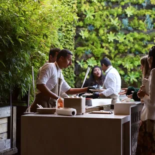 One side of the preparation table