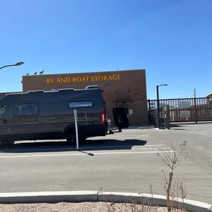 Our vehicle outside as we are checking in!