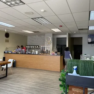 Three workers and not that many orders yet no one acknowledges the customers at the doorway?!