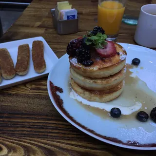 Brunch Lemon, Ricotta, Pancakes Mixed Berries, Candied Pistachios, Maple Syrup