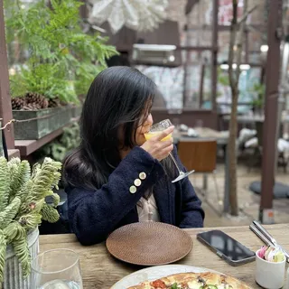 Lunch Roasted tomato & Basil Flat Bread Pizza