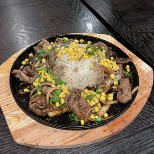 Our Japanese pepper beef on a sizzling hot plate!