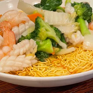 Pan fried noodles, seafood