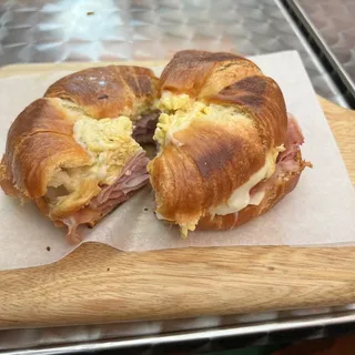 Eggs And Mozzarella Cheese Croissant
