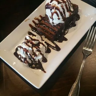 *Hot Fudge Brownie Sundae