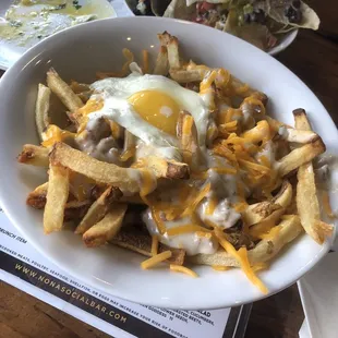 Breakfast Poutine