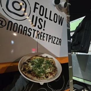 food, pizza