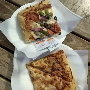 Close up of supreme and cheese