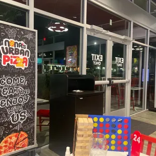 the outside of the restaurant