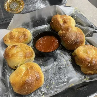 Garlic knots