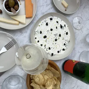 Chips and caviar dip