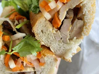 Nong Lá Vietnamese Cafe