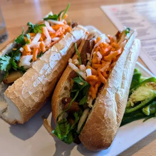 Thit Xiu (Sliced Braised Pork belly) Banh Mi