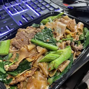 pad see ew beef hot