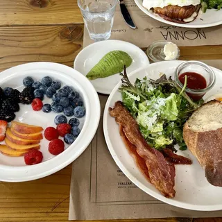 FARMERS MARKET FRUIT