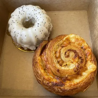 Pain Au Ham Y Formaggio