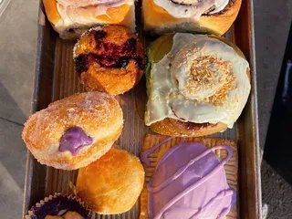 San & Wolves Bakeshop