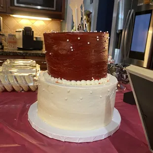 leaning cake