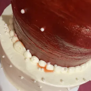 icing is bleeding as if cake was melting