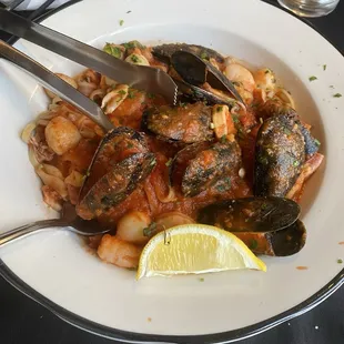 Li Linguine Frutti di Mare - gritty and overdone pasta