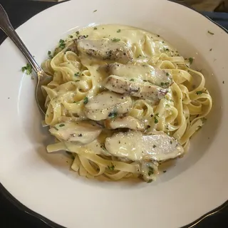 Chicken Fettuccine Alfredo