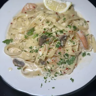 Spicy Shrimp Fra Diavolo