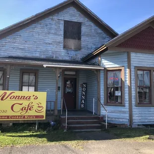 Nonna&apos;s cafe exterior