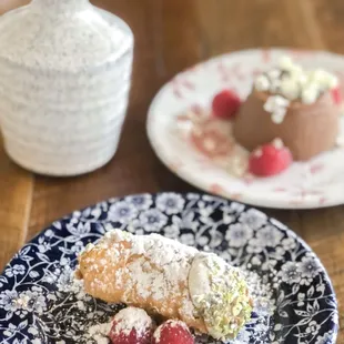 cannoli, panna cotta