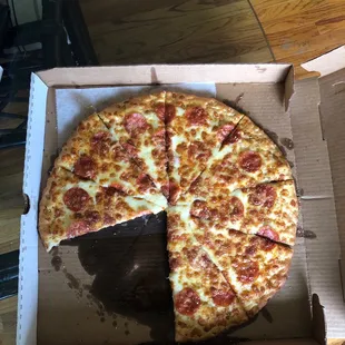 Large pepperoni pizza - extra cheese - white sauce