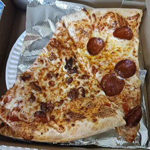 2 slices- 1 bacon bits &amp; 1 pepperoni