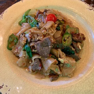 L6. Drunken Noodles Lunch Special