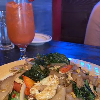 L10. Drunken Noodle Lunch Special