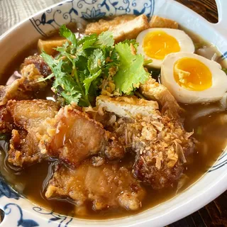 SP5. Tom Yum Narm Khon Tha Lay (Large Seafood Tom Yum)